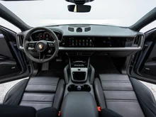 Porsche Cayenne E-Hybrid Coupé in arktikgrau