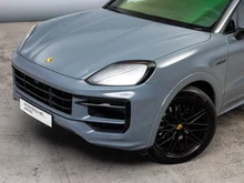 Porsche Cayenne E-Hybrid Coupé in arktikgrau