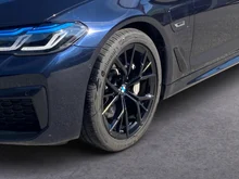 BMW 5xx 530e xDrive Touring Aut. in schwarz - metallic