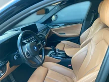 BMW 5xx 530e xDrive Touring Aut. in schwarz - metallic
