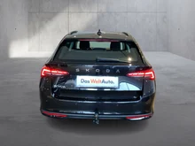 Škoda Octavia Combi Selection TSI mHEV DSG in Black-Magic Perleffekt