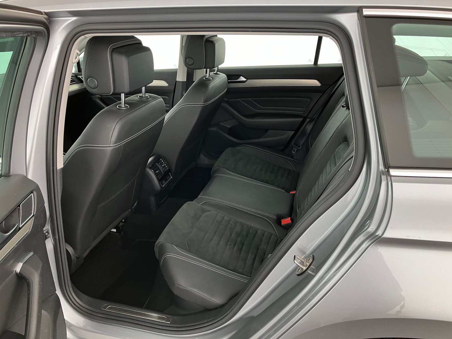 VW Passat Variant Elegance TDI 4MOTION DSG | Bild 12 von 15