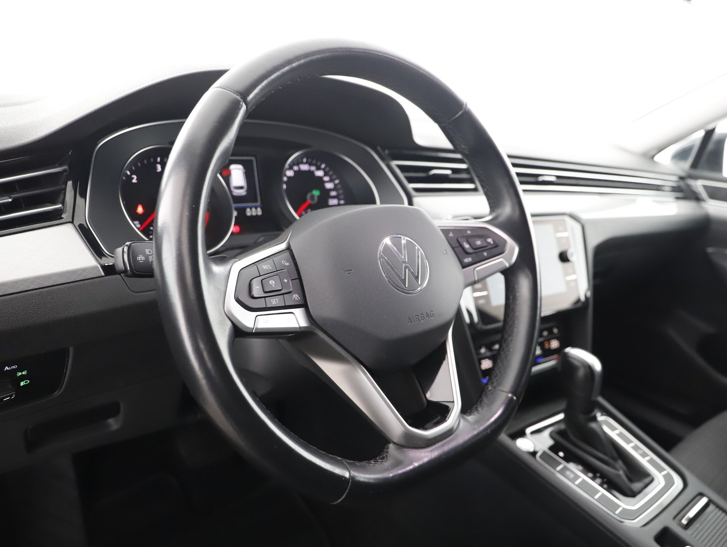VW Passat Variant Business TDI DSG | Bild 8 von 23