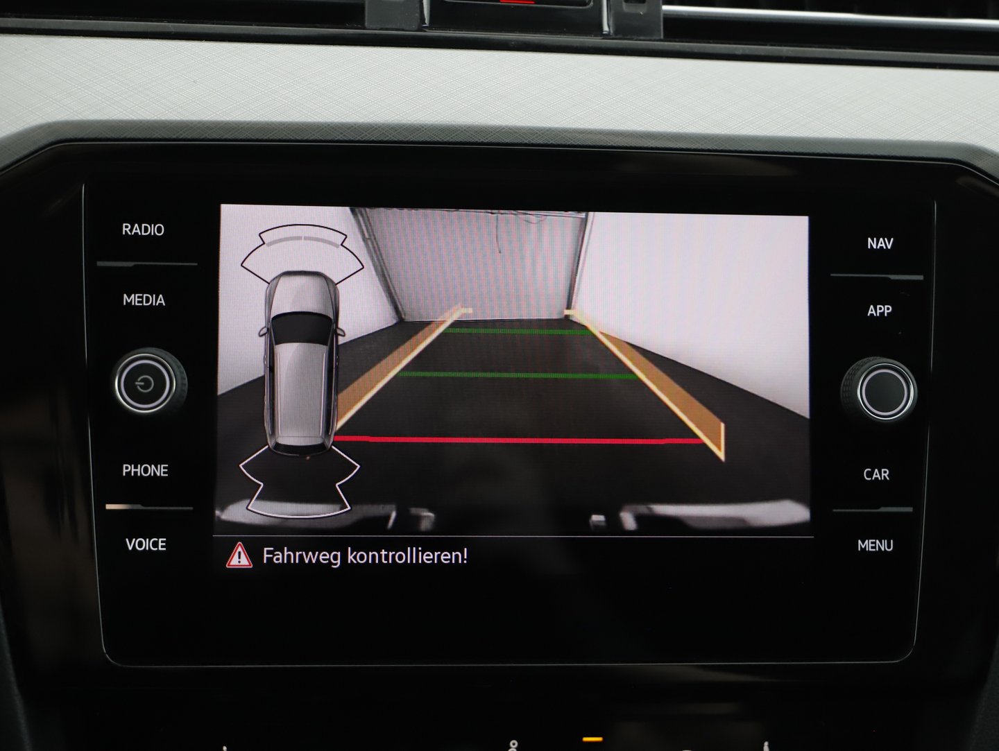 VW Passat Variant Business TDI DSG | Bild 13 von 23