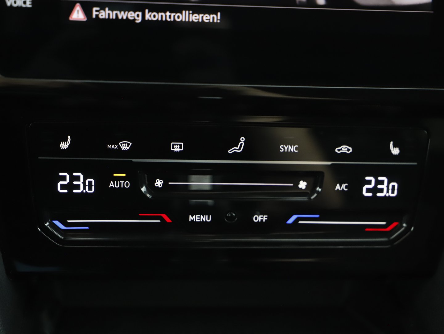 VW Passat Variant Business TDI DSG | Bild 14 von 23