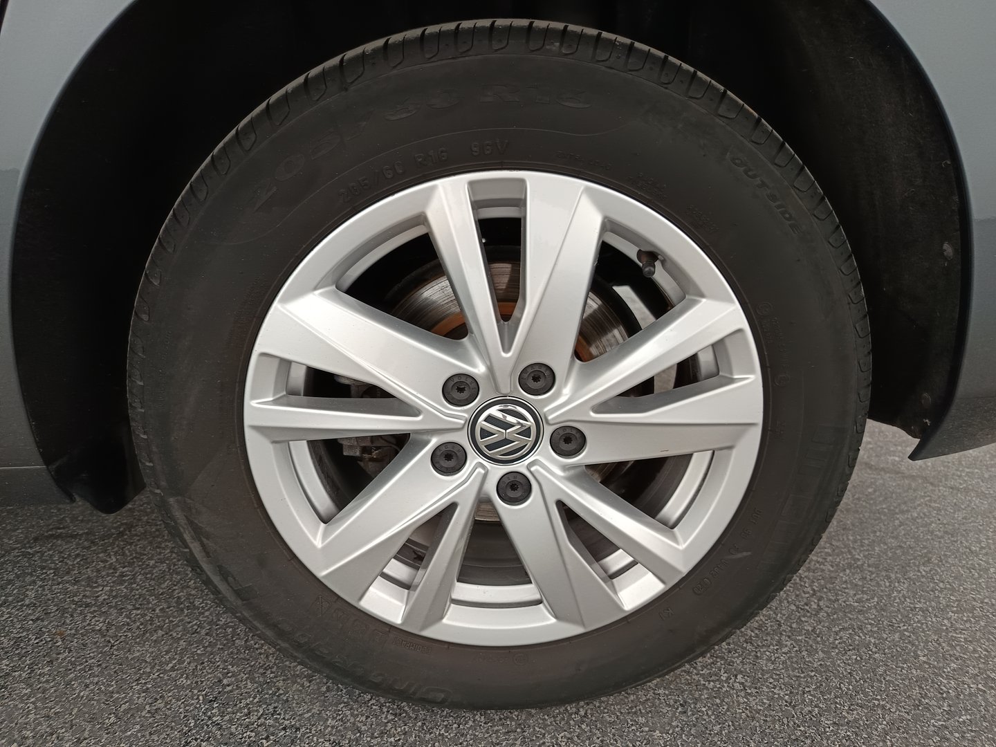 VW Touran Highline TSI DSG | Bild 9 von 36