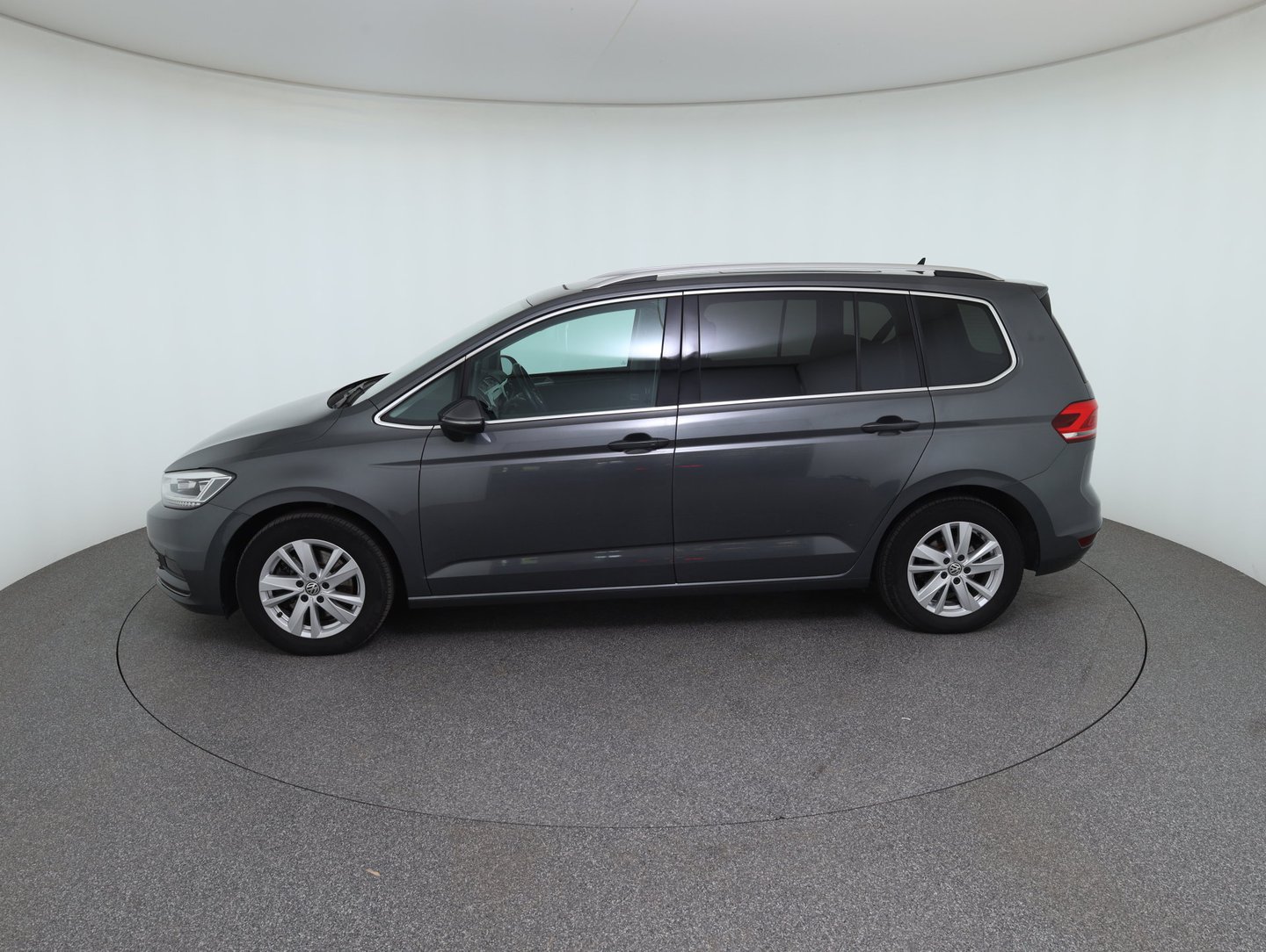 VW Touran Highline TSI DSG | Bild 8 von 36