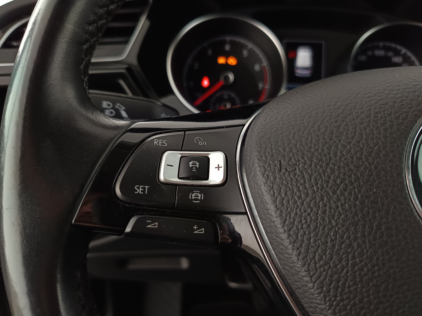 VW Touran Highline TSI DSG | Bild 16 von 36