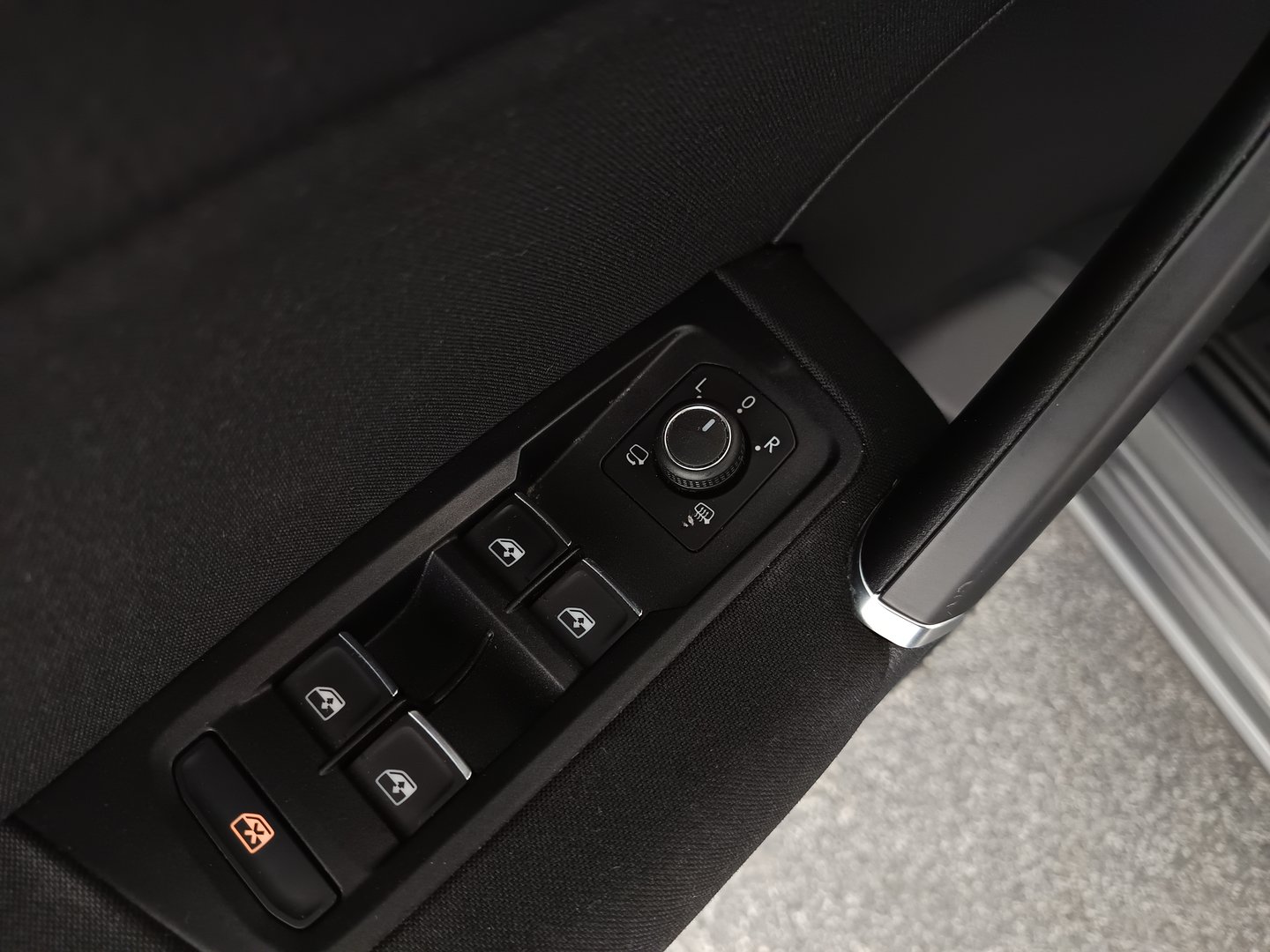 VW Touran Highline TSI DSG | Bild 11 von 36