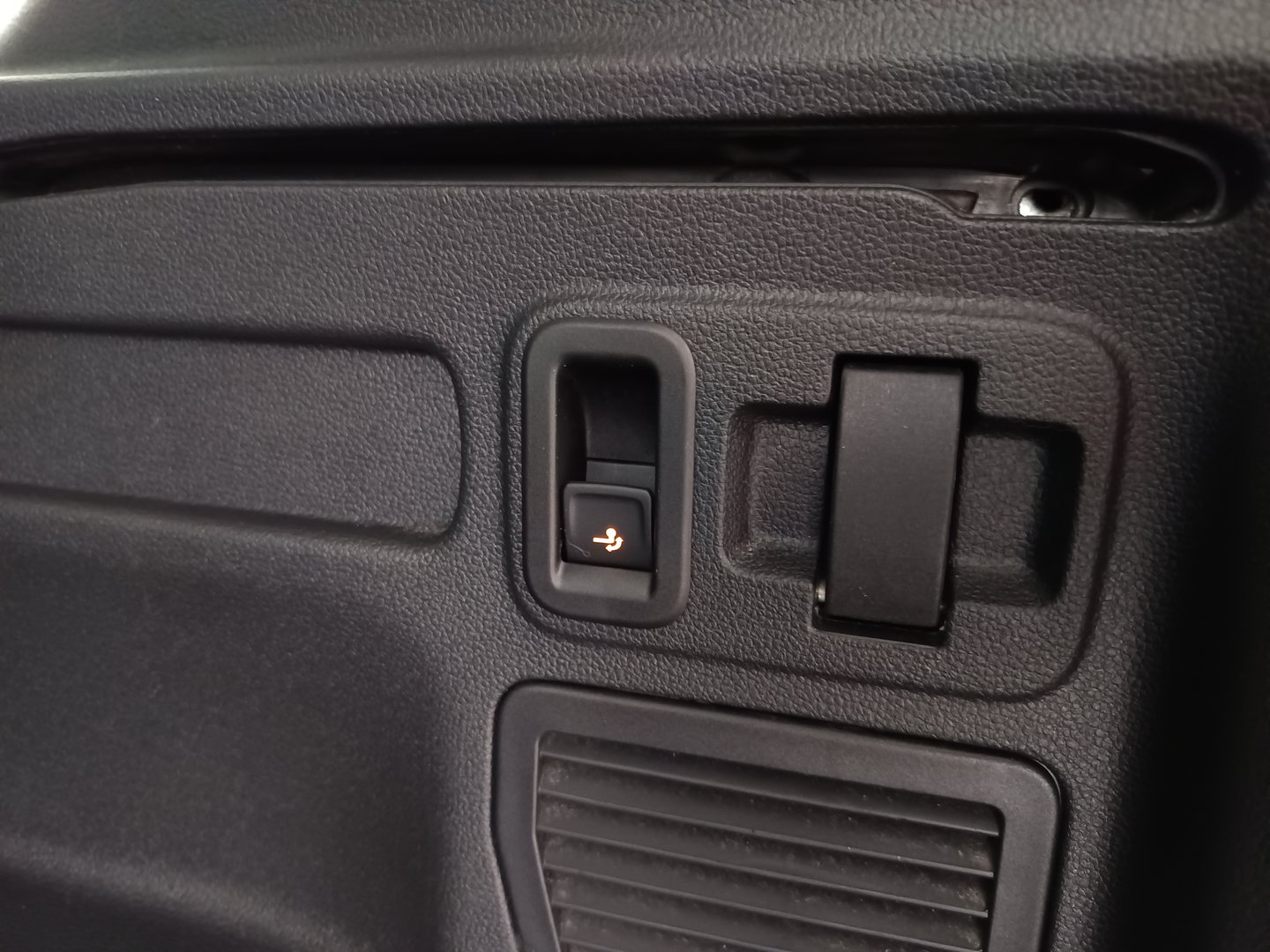 VW Touran Highline TSI DSG | Bild 33 von 36