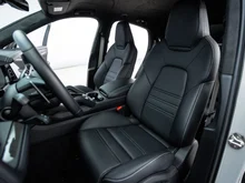 Porsche Cayenne Turbo E-Hybrid Coupé "GT-Paket" in kreide