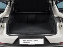 Porsche Cayenne Turbo E-Hybrid Coupé "GT-Paket" in kreide
