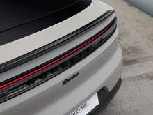Porsche Cayenne Turbo E-Hybrid Coupé "GT-Paket" in kreide