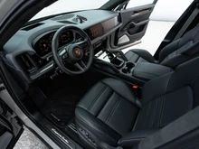 Porsche Cayenne Turbo E-Hybrid Coupé "GT-Paket" in kreide