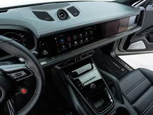 Porsche Cayenne Turbo E-Hybrid Coupé "GT-Paket" in kreide