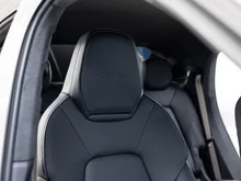 Porsche Cayenne Turbo E-Hybrid Coupé "GT-Paket" in kreide