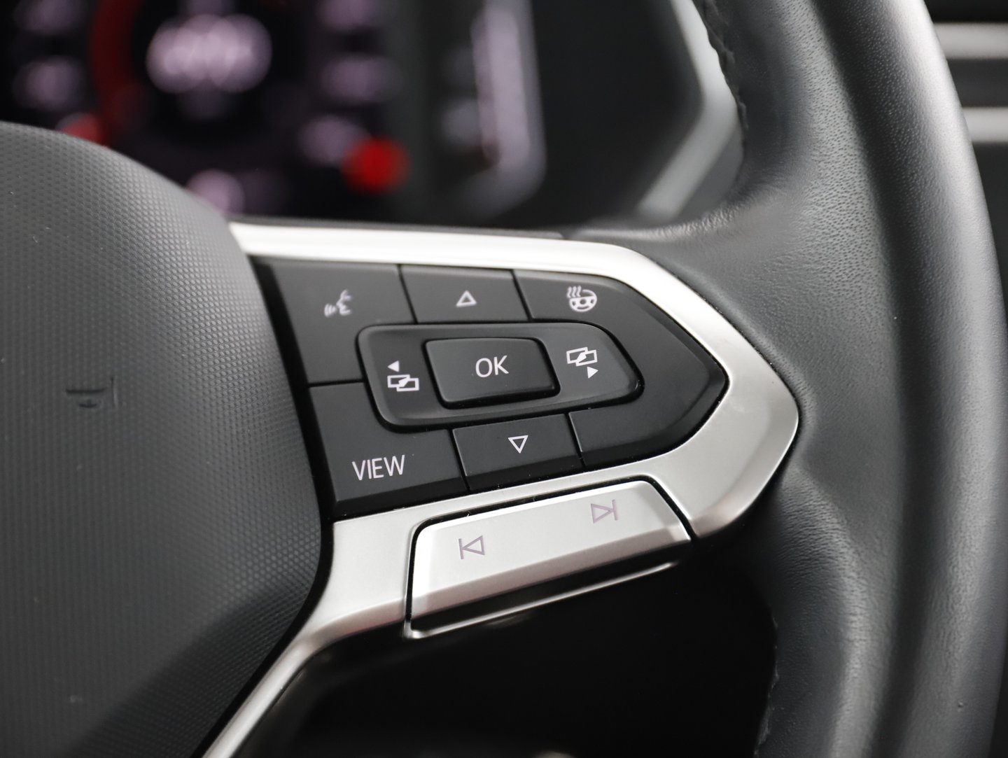 VW Tiguan Elegance TDI DSG | Bild 18 von 30