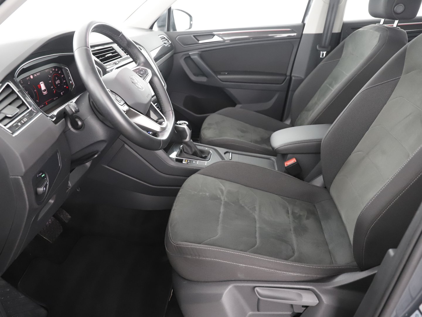VW Tiguan Elegance TDI DSG | Bild 13 von 30