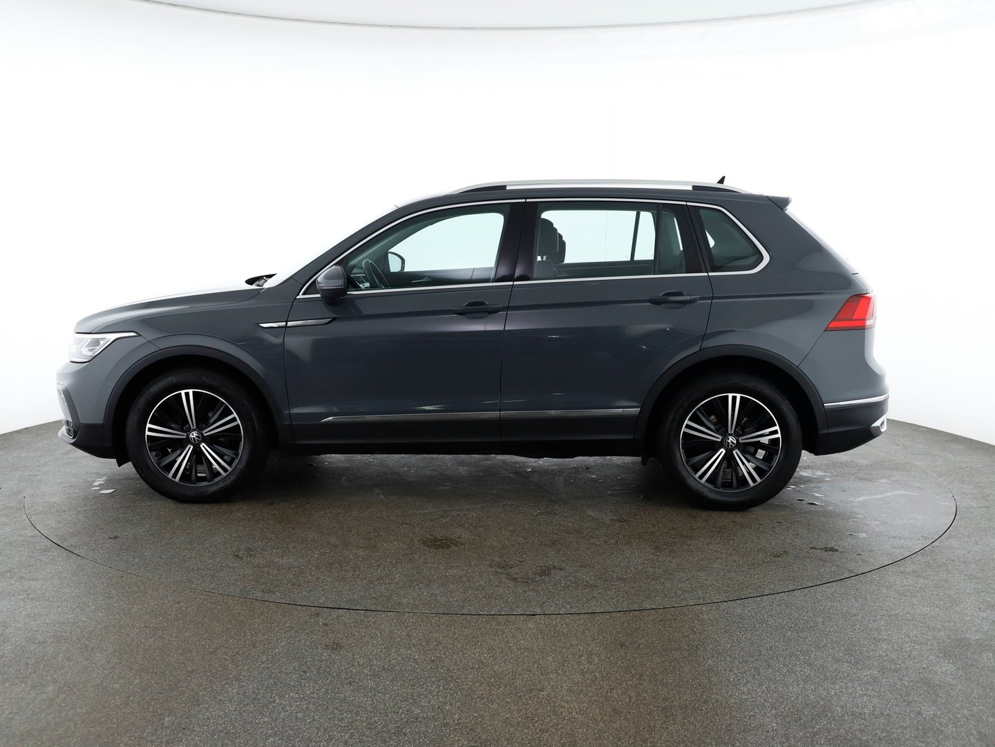 VW Tiguan Elegance TDI DSG | Bild 8 von 30