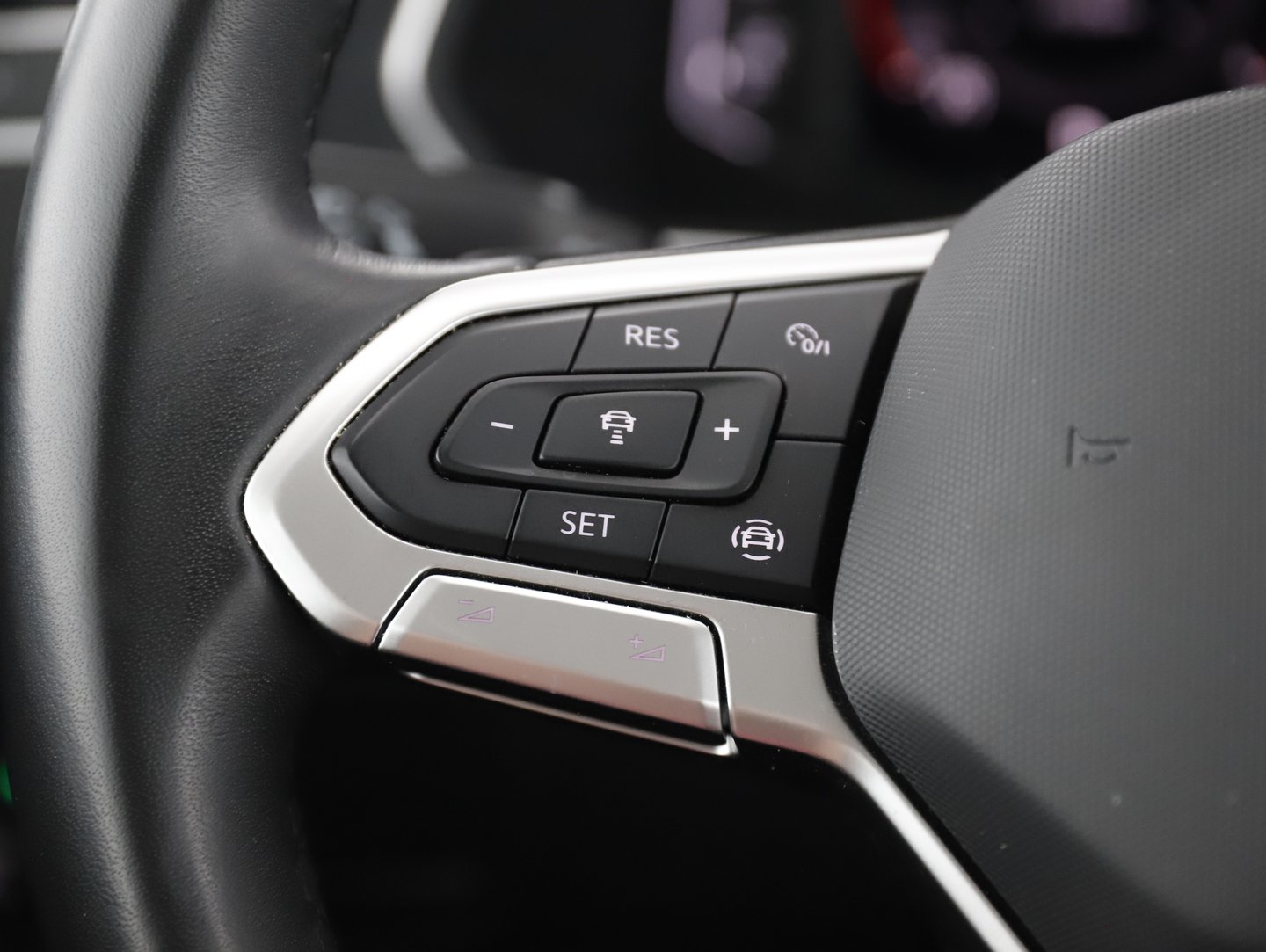 VW Tiguan Elegance TDI DSG | Bild 17 von 30