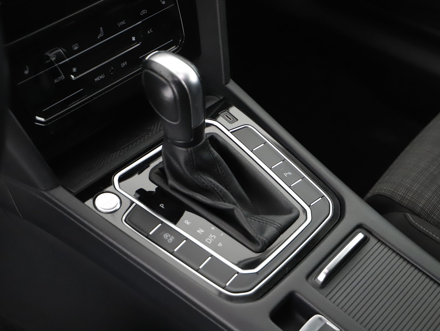 VW Passat Variant Business TDI DSG | Bild 13 von 24