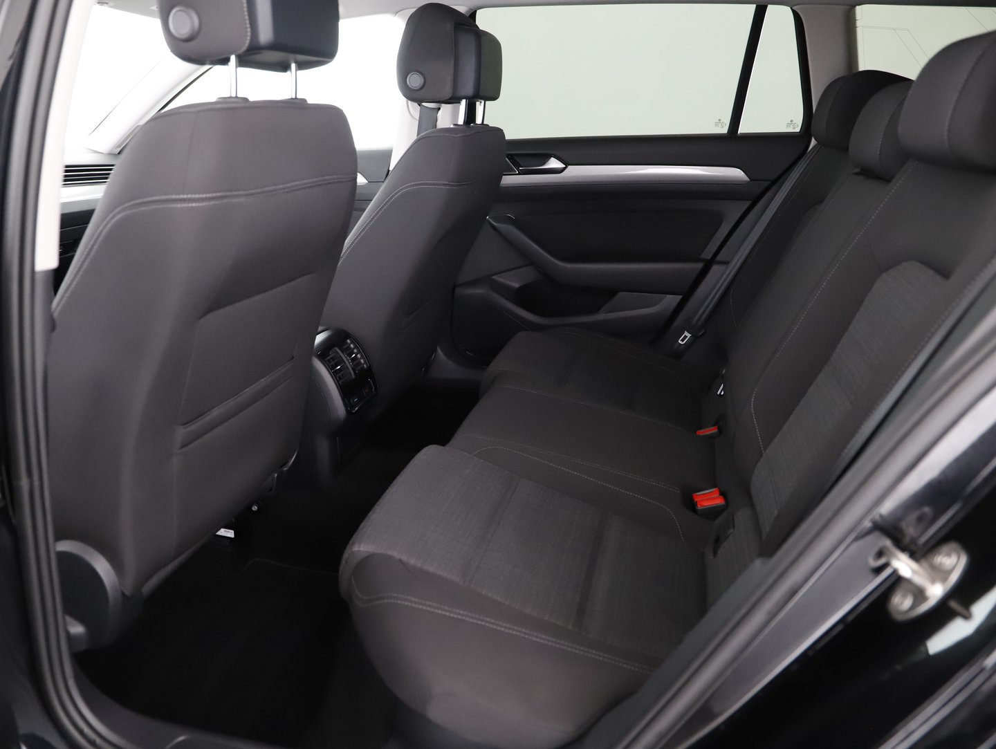 VW Passat Variant Business TDI DSG | Bild 19 von 24