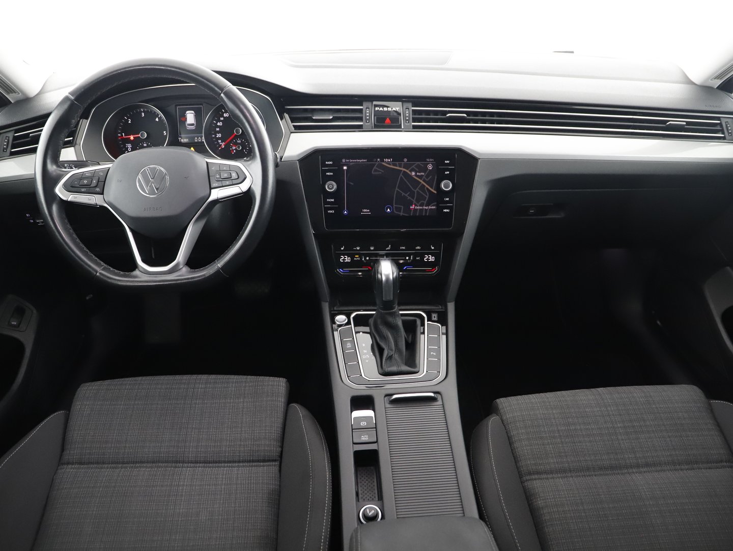 VW Passat Variant Business TDI DSG | Bild 18 von 24