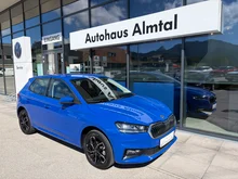 Škoda Fabia Essence in K4 Energy-Blau