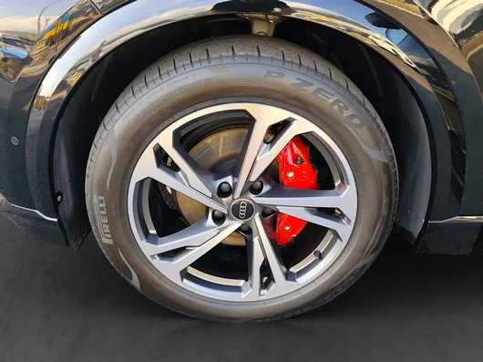 Bild eines Audi Q6 e-tron quattro
