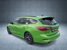 Ford Focus Traveller ST X in mean green met.