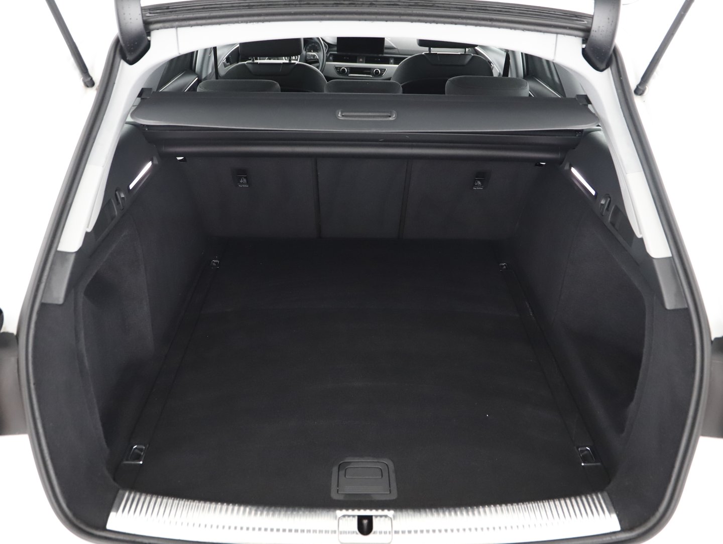 Audi A4 Avant 40 TDI advanced quattro | Bild 13 von 15