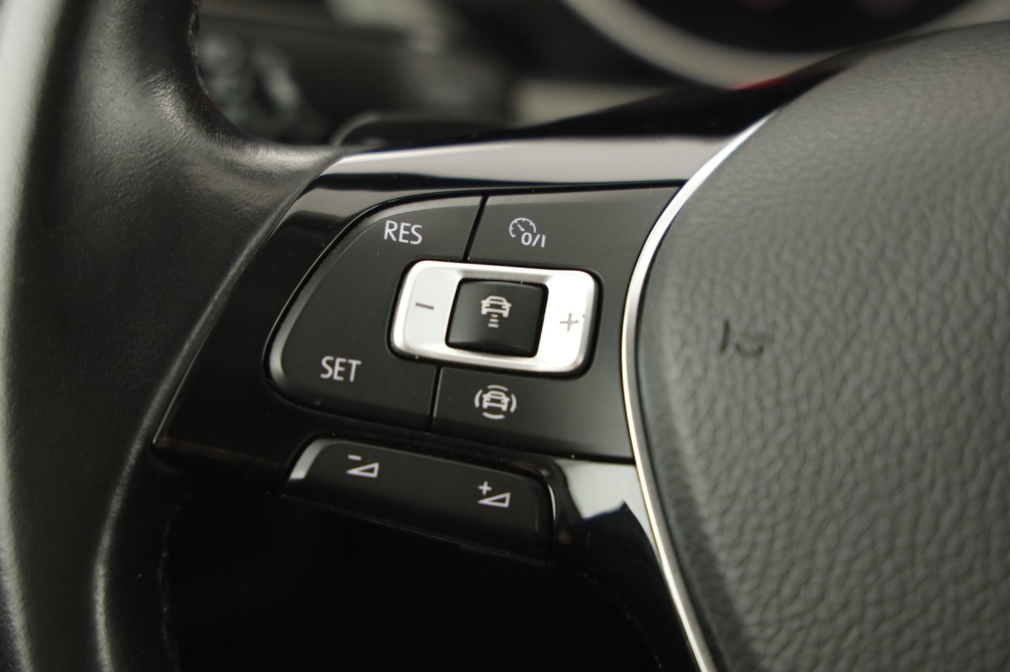 VW Touran Comfortline TDI SCR DSG | Bild 7 von 20