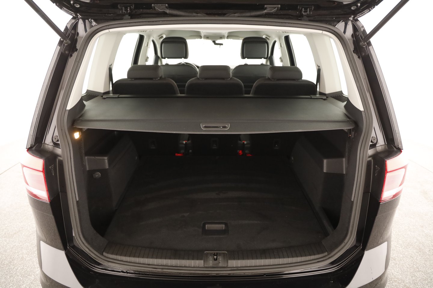 VW Touran Comfortline TDI SCR DSG | Bild 16 von 20