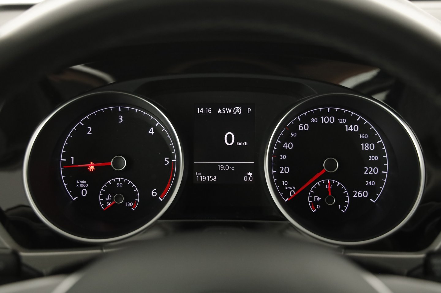 VW Touran Comfortline TDI SCR DSG | Bild 9 von 20