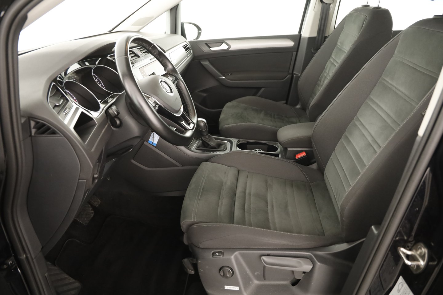 VW Touran Comfortline TDI SCR DSG | Bild 5 von 20