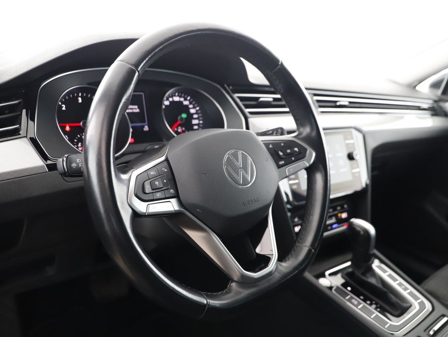 VW Passat Variant Business TDI DSG | Bild 8 von 23