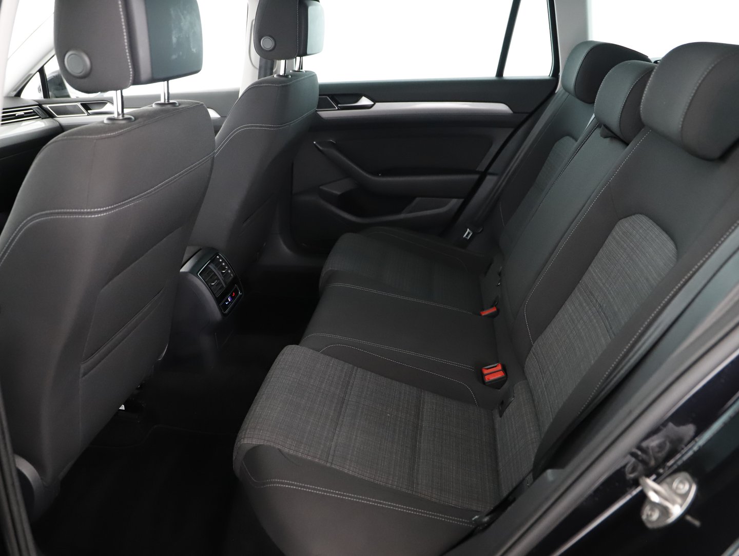 VW Passat Variant Business TDI DSG | Bild 18 von 23