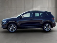 Škoda Karoq Sportline TSI DSG ACT in Black-Magic Perleffekt