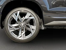 Škoda Karoq Sportline TSI DSG ACT in Black-Magic Perleffekt