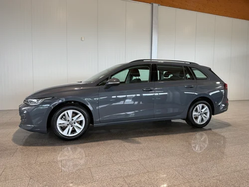 VW Golf Variant Life mHeV DSG
