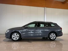 VW Golf Variant Life mHeV DSG in B0 Delfingrau Metallic