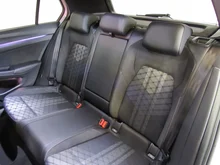 VW Golf Sport mHEV TSI DSG in Crystal Ice Blue Metallic Dach Schwarz