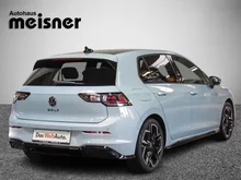 VW Golf Sport mHEV TSI DSG in Crystal Ice Blue Metallic Dach Schwarz