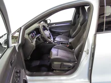 VW Golf Sport mHEV TSI DSG in Crystal Ice Blue Metallic Dach Schwarz