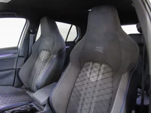 VW Golf Sport mHEV TSI DSG in Crystal Ice Blue Metallic Dach Schwarz