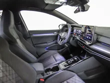 VW Golf Sport mHEV TSI DSG in Crystal Ice Blue Metallic Dach Schwarz