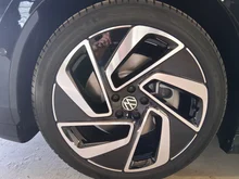 VW ID.7 Tourer Pro 210 kW Business - 77 kWh in Grenadillschwarz Metallic