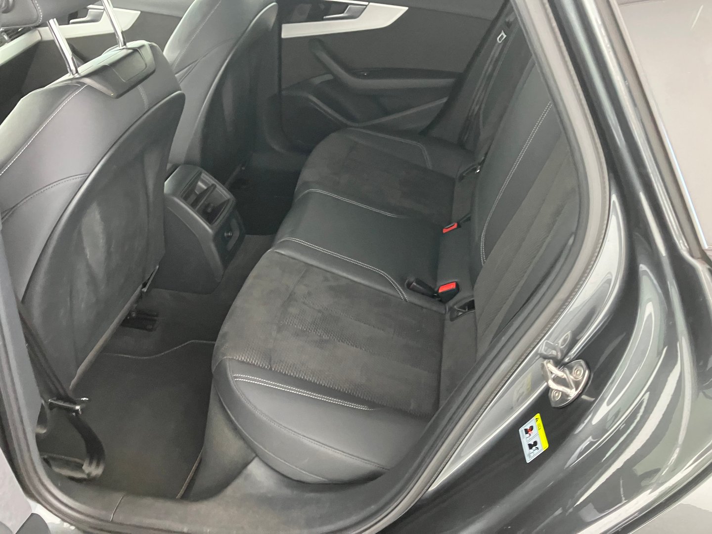 Audi A4 Avant 35 TDI S line | Bild 5 von 9