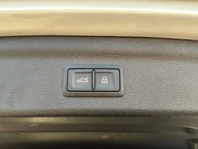 Audi Q3 35 TDI S line exterieur in 2Y Gletscherweiß Metallic