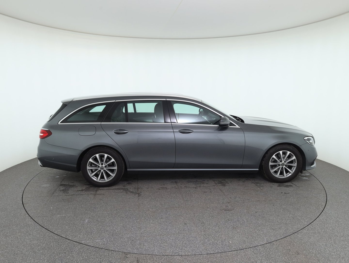 Mercedes E 200 d T Aut. | Bild 4 von 28